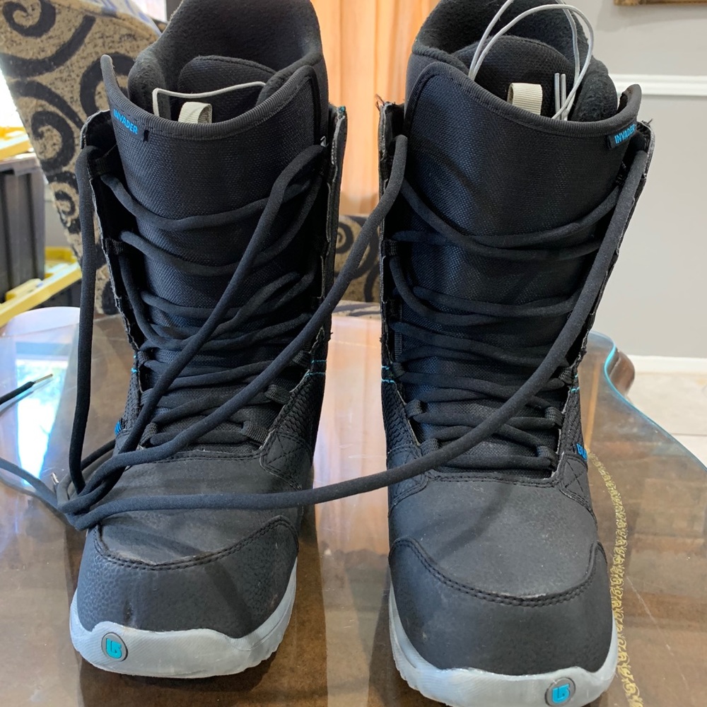 Men’s snowboarding boots
